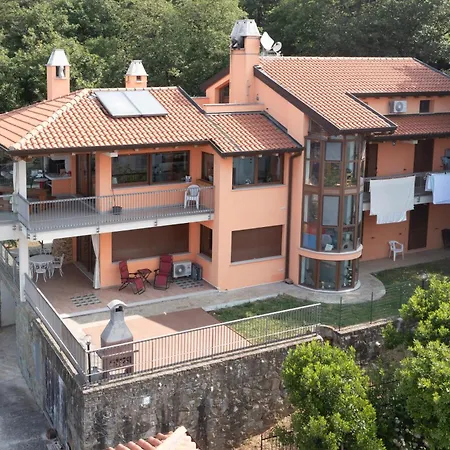 Apartman In Con Terrazza Vista Mare - Pet Friendly