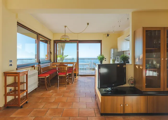 In Con Terrazza Vista Mare - Pet Friendly * Triëst