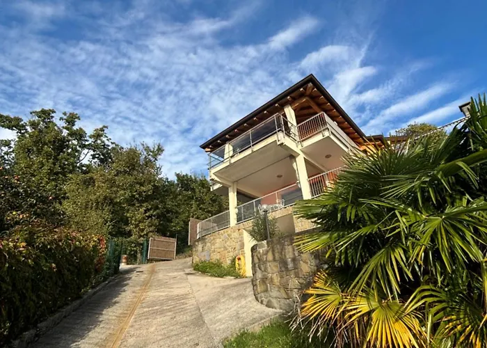 Appartement In Con Terrazza Vista Mare - Pet Friendly Triëst