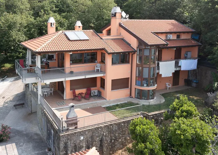 Appartement In Con Terrazza Vista Mare - Pet Friendly